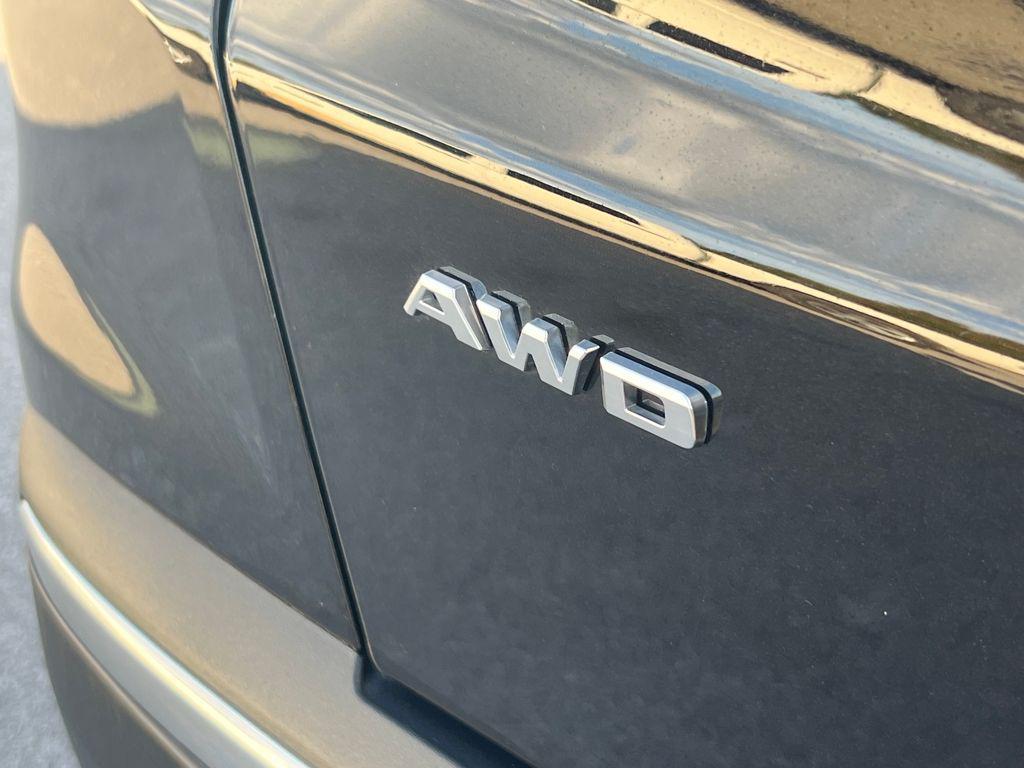 used 2023 Cadillac XT5 car, priced at $31,995