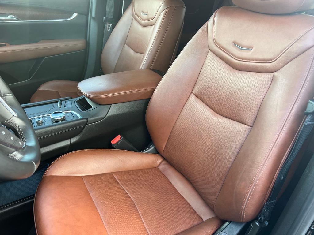 used 2023 Cadillac XT5 car, priced at $31,995