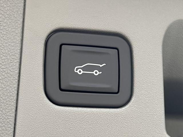 new 2025 Cadillac XT5 car, priced at $60,655
