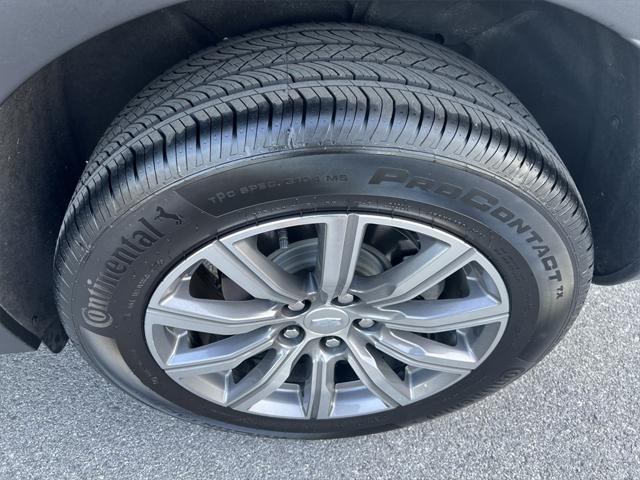 used 2022 Cadillac XT4 car, priced at $27,495
