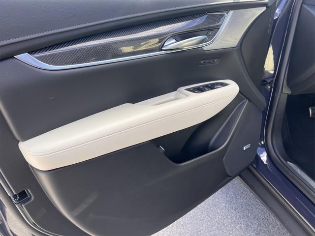new 2025 Cadillac XT5 car, priced at $61,065