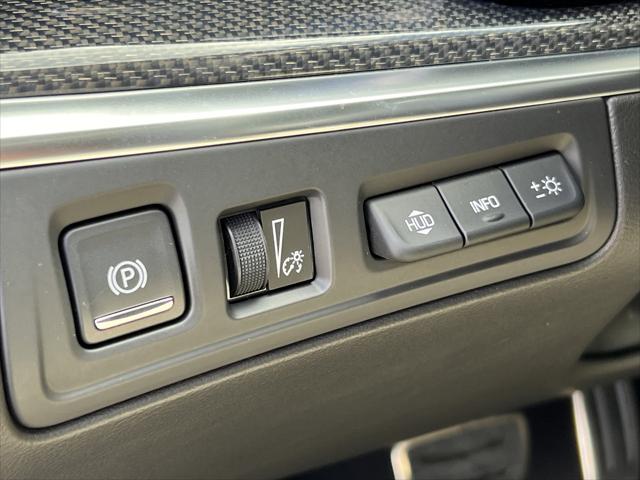 used 2025 Cadillac XT5 car