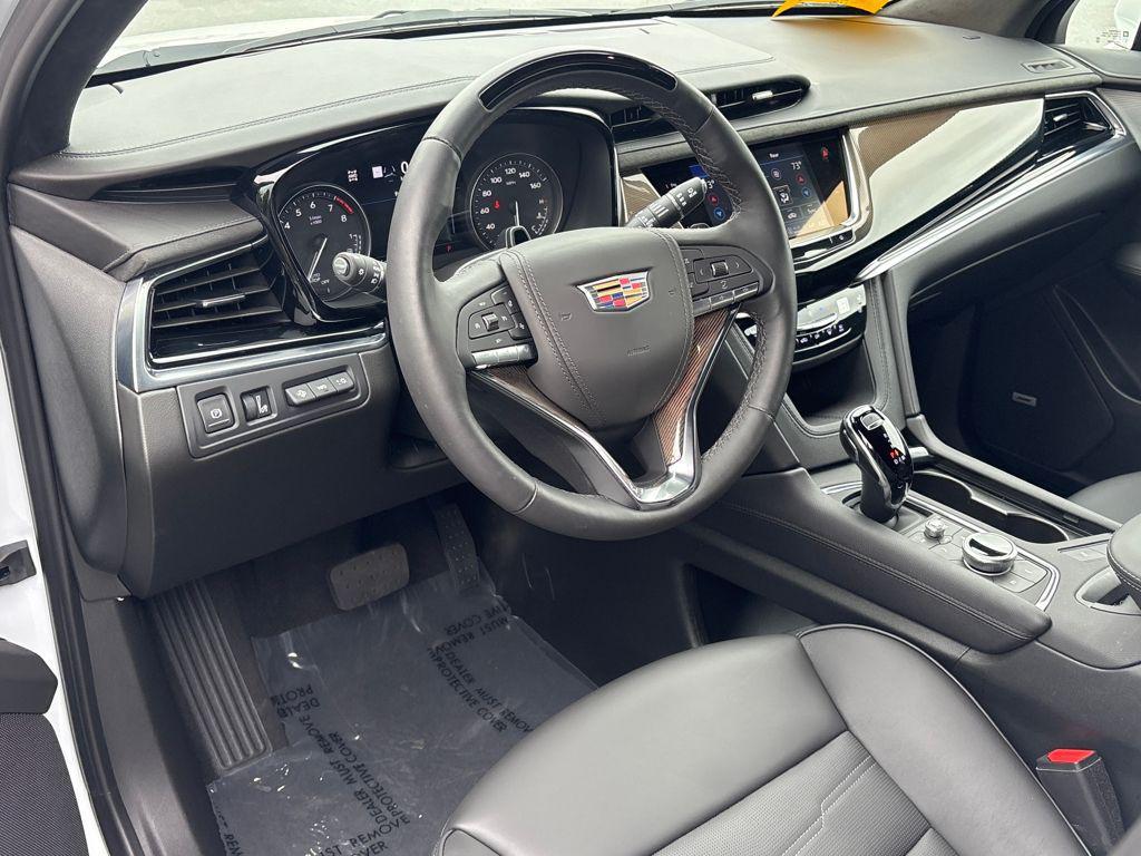 new 2025 Cadillac XT6 car, priced at $63,911