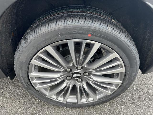 used 2024 Cadillac XT4 car, priced at $40,995