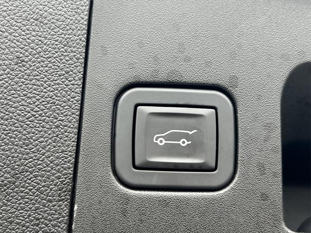 used 2024 Cadillac XT4 car, priced at $40,995