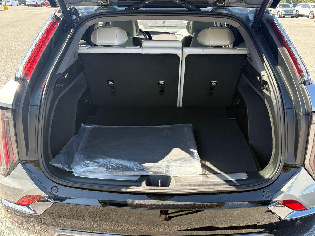 new 2025 Cadillac OPTIQ car, priced at $55,615