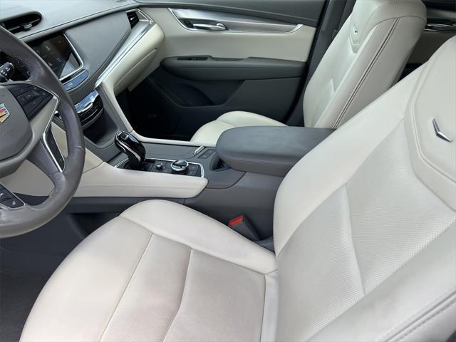used 2022 Cadillac XT5 car, priced at $32,995