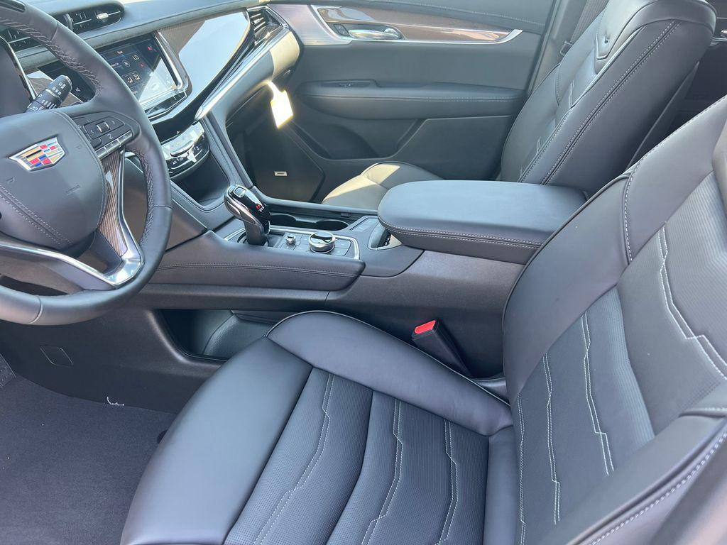 new 2025 Cadillac XT6 car, priced at $63,911