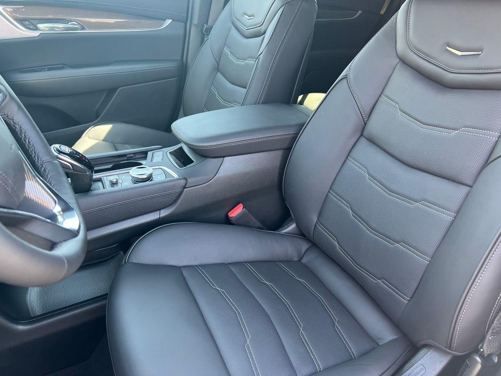 new 2025 Cadillac XT6 car, priced at $63,911