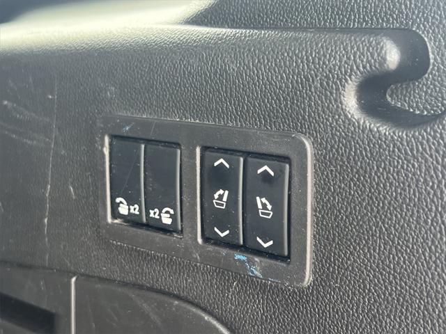 used 2016 GMC Yukon XL car, priced at $24,995