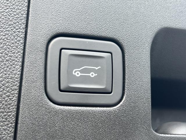 used 2025 Cadillac XT4 car, priced at $43,995