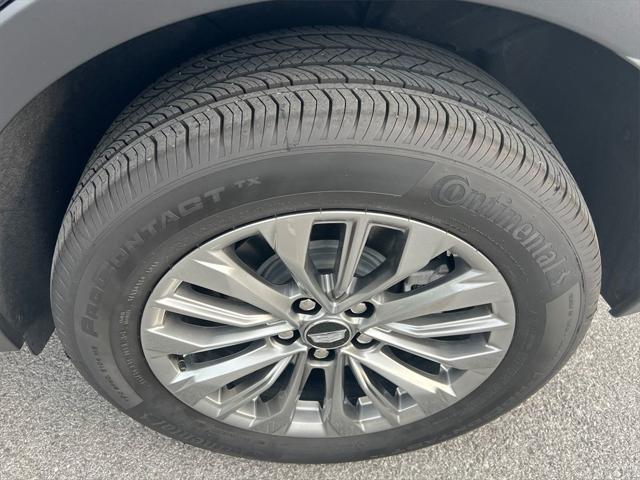 used 2025 Cadillac XT4 car, priced at $43,995