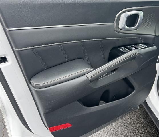 used 2023 Kia Sorento car, priced at $28,995
