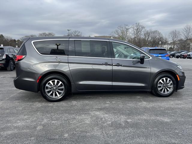 used 2022 Chrysler Pacifica Hybrid car, priced at $22,995