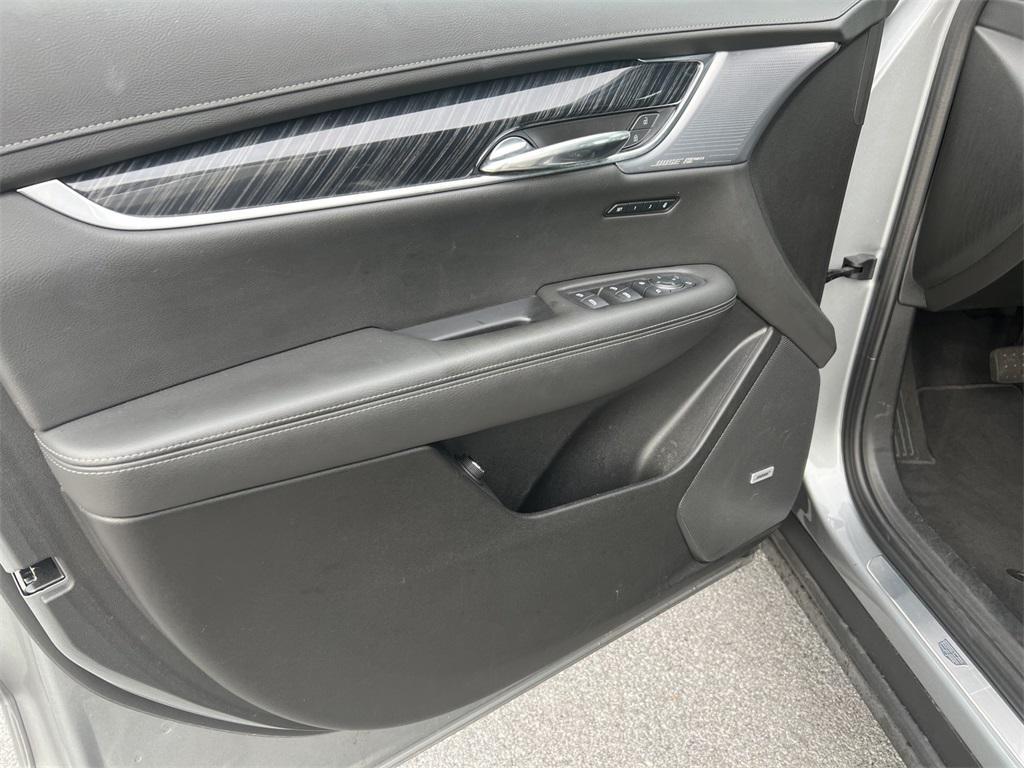 used 2024 Cadillac XT6 car, priced at $41,995