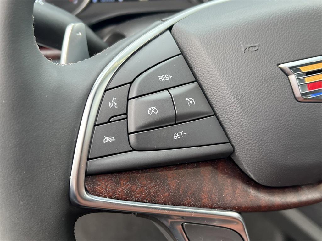 new 2025 Cadillac XT5 car, priced at $56,411