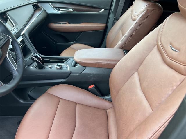 new 2025 Cadillac XT5 car, priced at $56,411