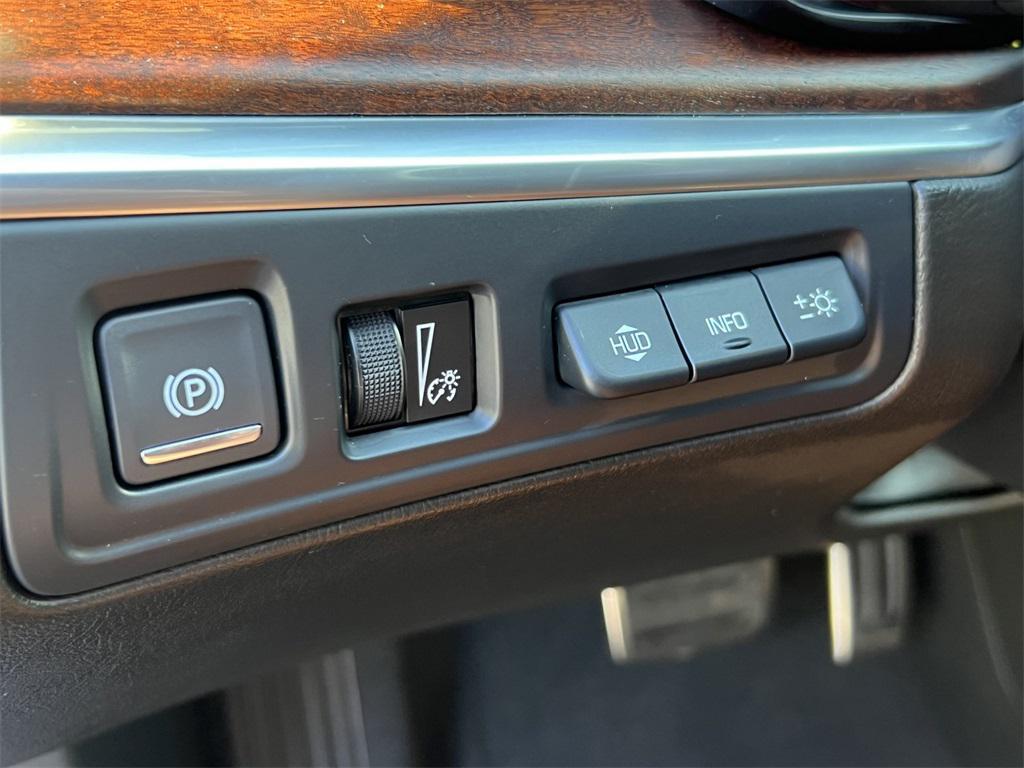 used 2023 Cadillac XT5 car, priced at $37,295