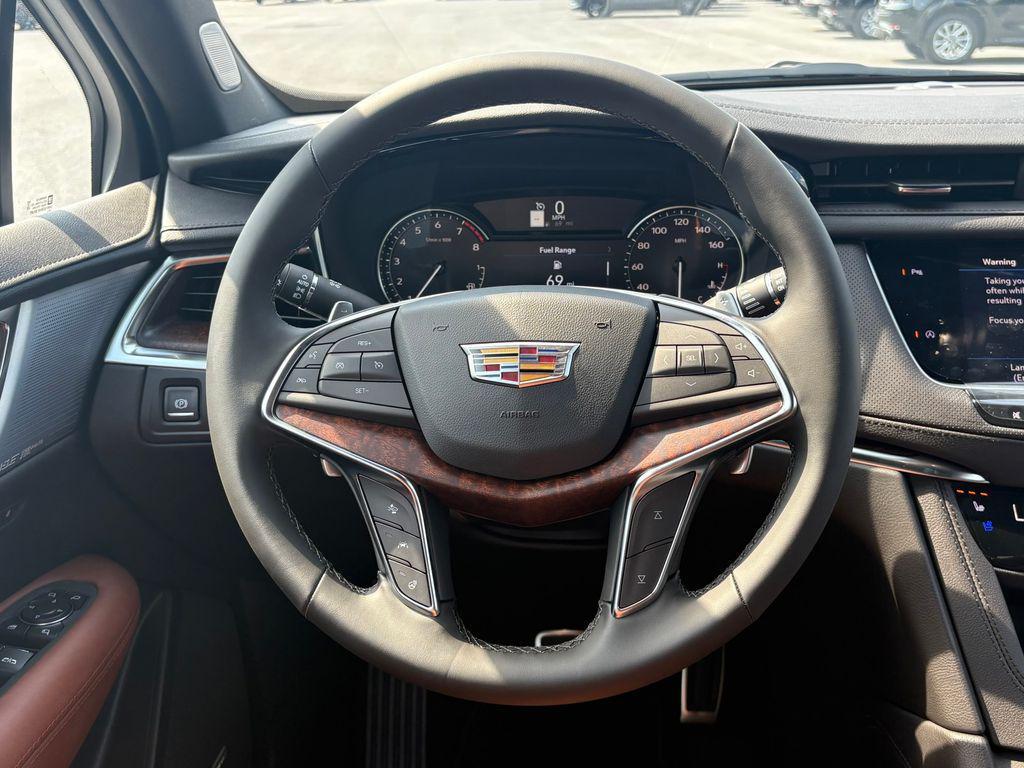 new 2025 Cadillac XT5 car, priced at $61,060