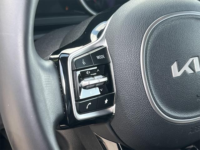 used 2023 Kia Carnival car, priced at $28,995