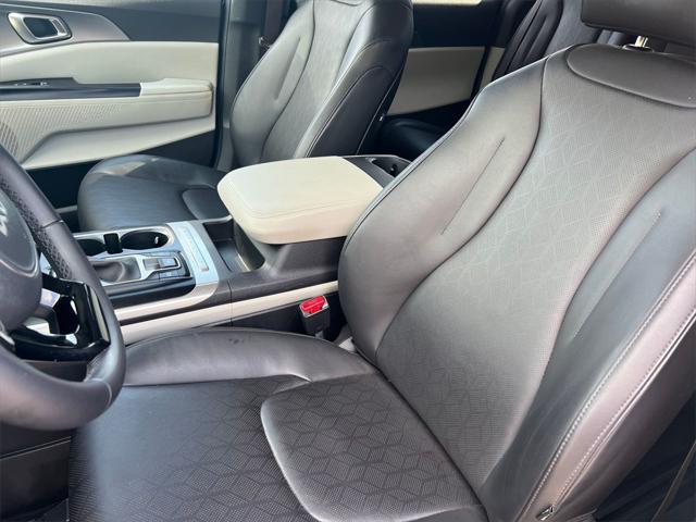 used 2023 Kia Carnival car, priced at $28,995