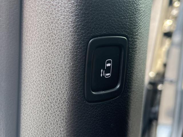 used 2023 Kia Carnival car, priced at $28,995
