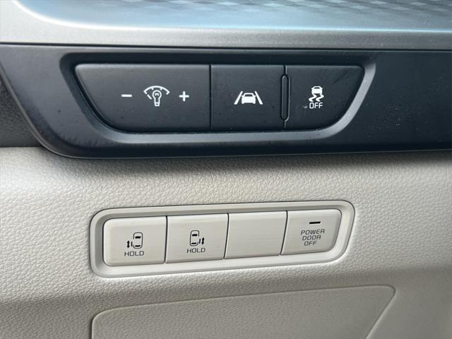 used 2023 Kia Carnival car, priced at $28,995