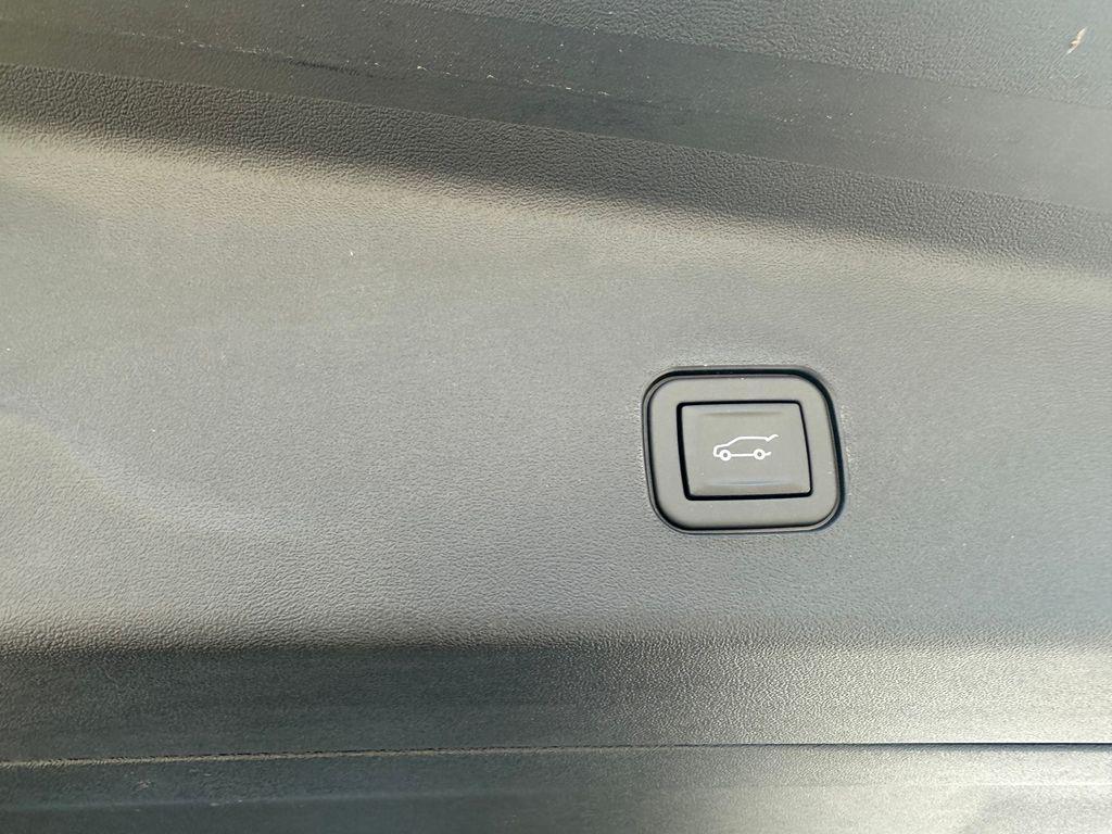 new 2026 Cadillac VISTIQ car, priced at $81,015