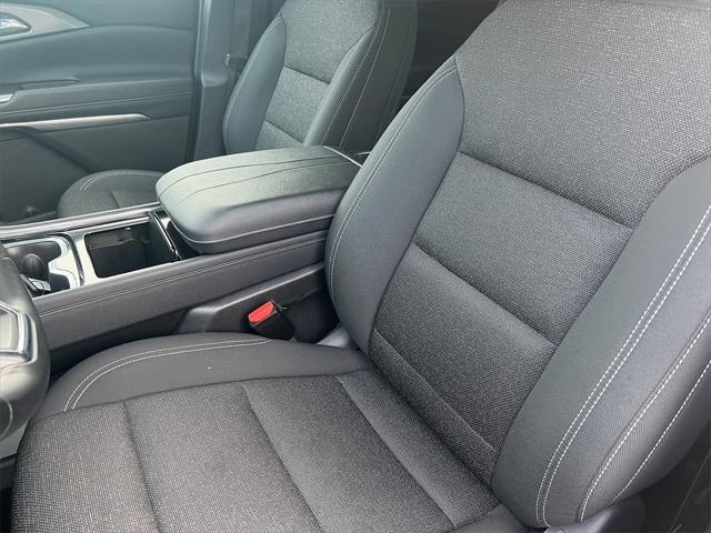 used 2024 Chevrolet Traverse car, priced at $39,995