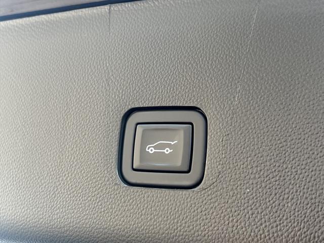 used 2023 Chevrolet Traverse car, priced at $40,995