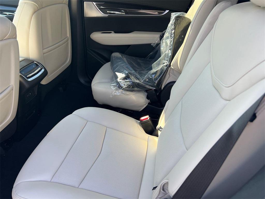 new 2025 Cadillac XT6 car, priced at $69,615