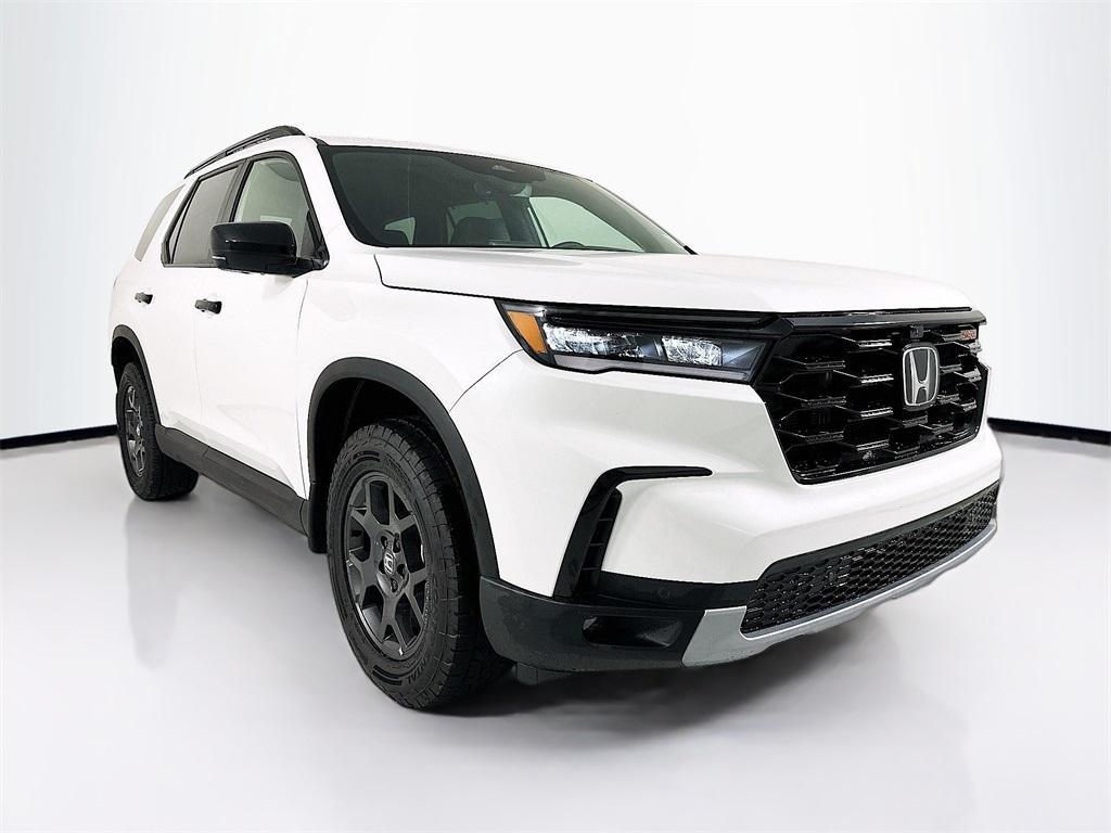 new 2025 Honda Pilot car, priced at $51,305