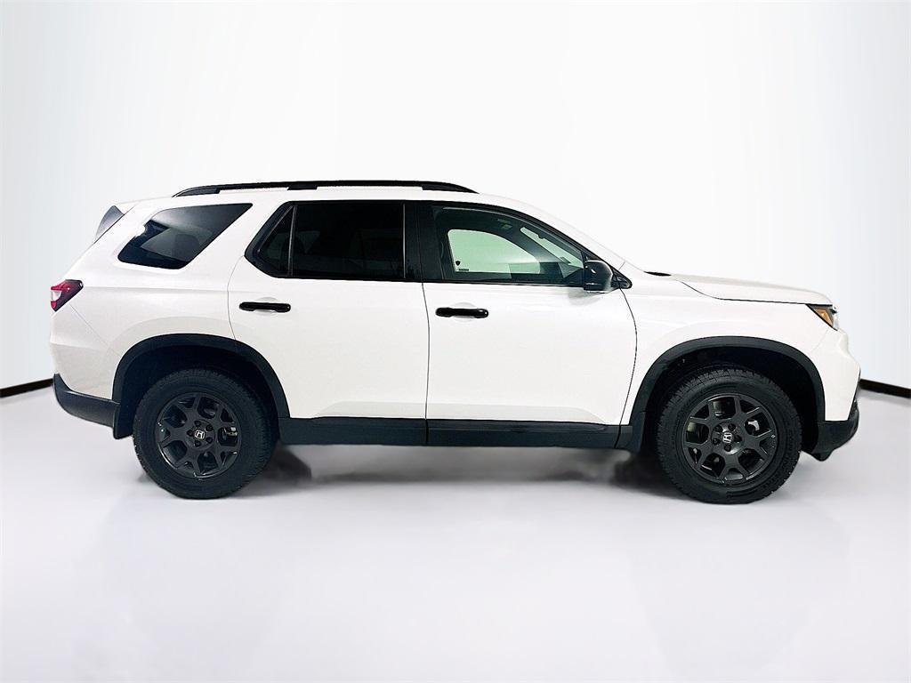 new 2025 Honda Pilot car, priced at $51,305