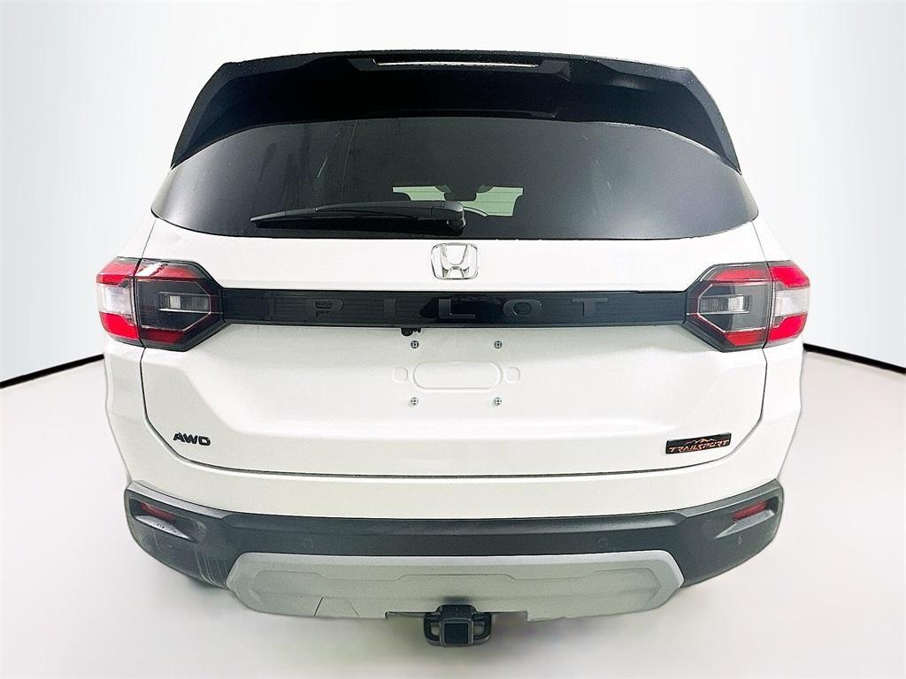 new 2025 Honda Pilot car, priced at $51,305