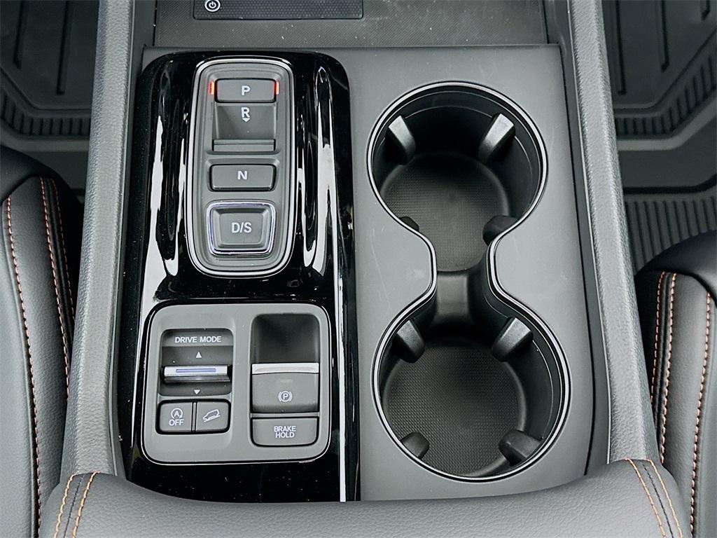 new 2025 Honda Pilot car, priced at $51,305