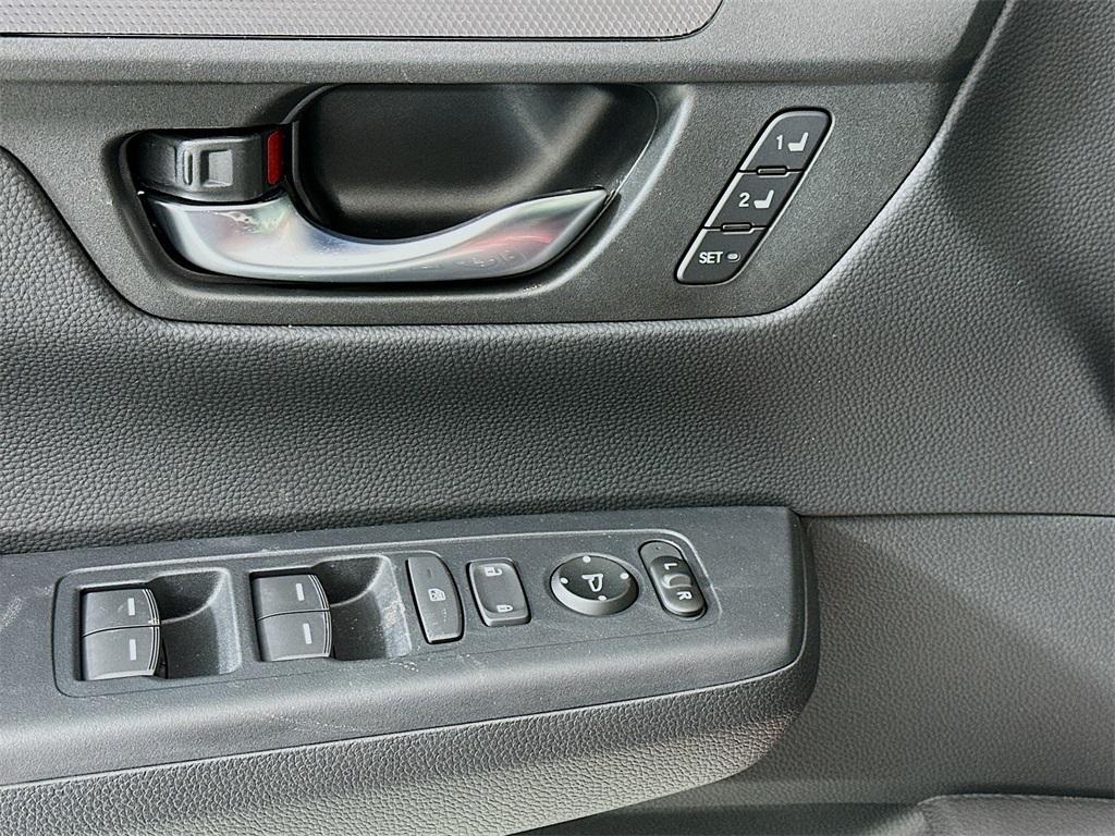 new 2025 Honda CR-V Hybrid car, priced at $39,500