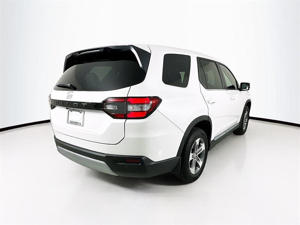 new 2025 Honda Pilot car, priced at $45,405