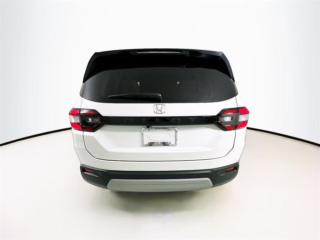 new 2025 Honda Pilot car, priced at $45,405