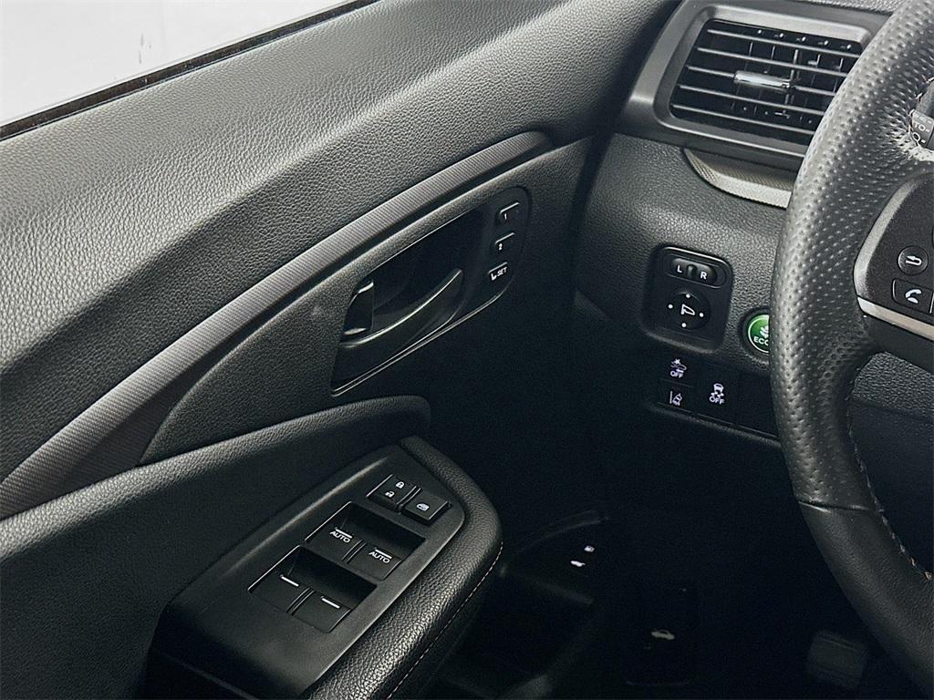 used 2022 Honda Pilot car, priced at $33,595
