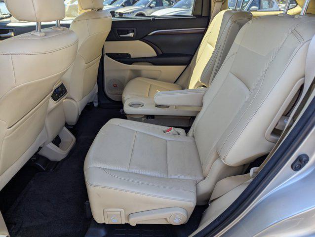 used 2015 Toyota Highlander car, priced at $22,999
