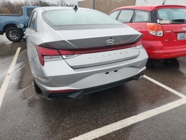 used 2022 Hyundai Elantra car