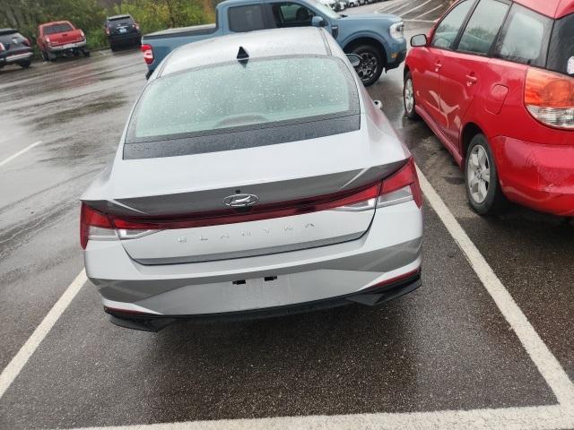 used 2022 Hyundai Elantra car