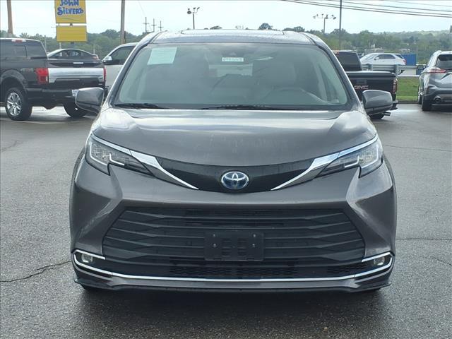 used 2023 Toyota Sienna car, priced at $38,999