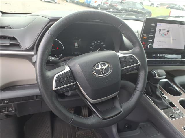 used 2023 Toyota Sienna car, priced at $38,999