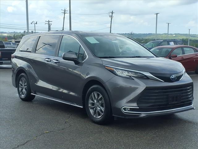 used 2023 Toyota Sienna car, priced at $38,999