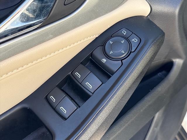 used 2023 Chevrolet Traverse car, priced at $31,999