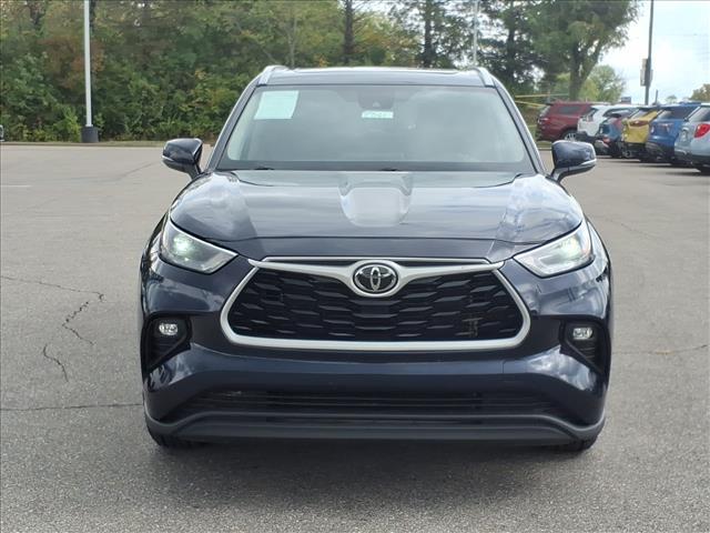 used 2023 Toyota Highlander car, priced at $23,999