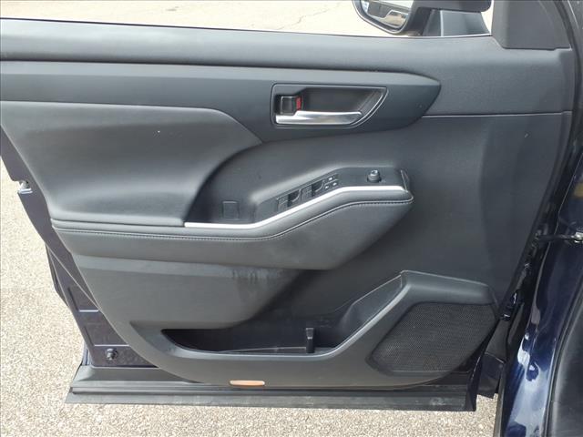 used 2023 Toyota Highlander car, priced at $23,999