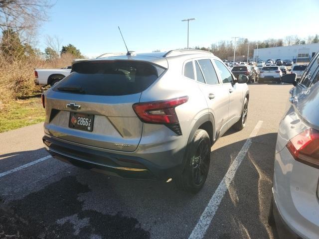 used 2025 Chevrolet Trax car, priced at $25,066