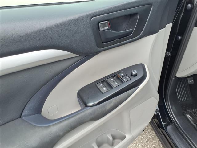 used 2019 Toyota Highlander car, priced at $21,550